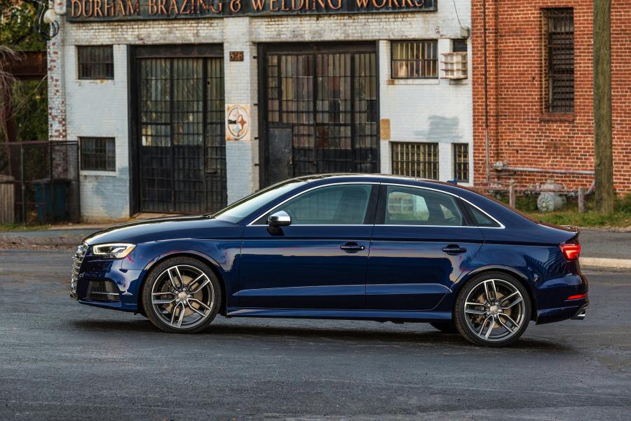  Audi S3 Sedan (8V) 2016 года  (NA) (фото 9 из 40)